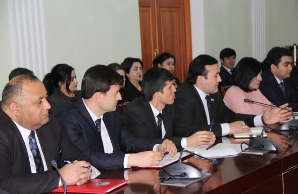 ВОХӮРИИ КОМИССИЯИ ЭКСПЕРТӢ БО УСТОДОНУ КОРМАНДОНИ ДОНИШГОҲ