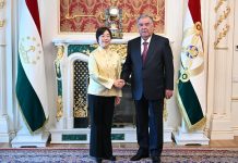 Мулоқоти Президенти Ҷумҳурии Тоҷикистон бо Президенти Бонки Осиёии Сармоягузориҳои Инфрасохторӣ Тсзоу Ҷиайи