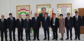 ҲАЙАТИ НАМОЯНДАГОНИ СИНЗЯНИ ҶУМҲУРИИ МАРДУМИИ ЧИН ДАР ДМТ