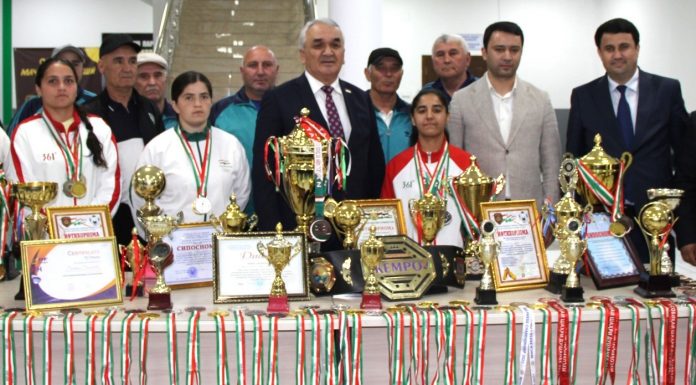 СИЁСАТИ ВАРЗИШПАРВАРОНА: АЗ ТАШАББУС ТО НАТИҶА