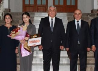 ДОНИШҶӮИ ДОНИШГОҲ СОҲИБИ ҶОЙИ ДУЮМИ ОЗМУНИ ҶУМҲУРИЯВИИ «ДОНАНДАИ БЕҲТАРИНИ АСАРҲОИ ПЕШВОИ МИЛЛАТ» ГАРДИД